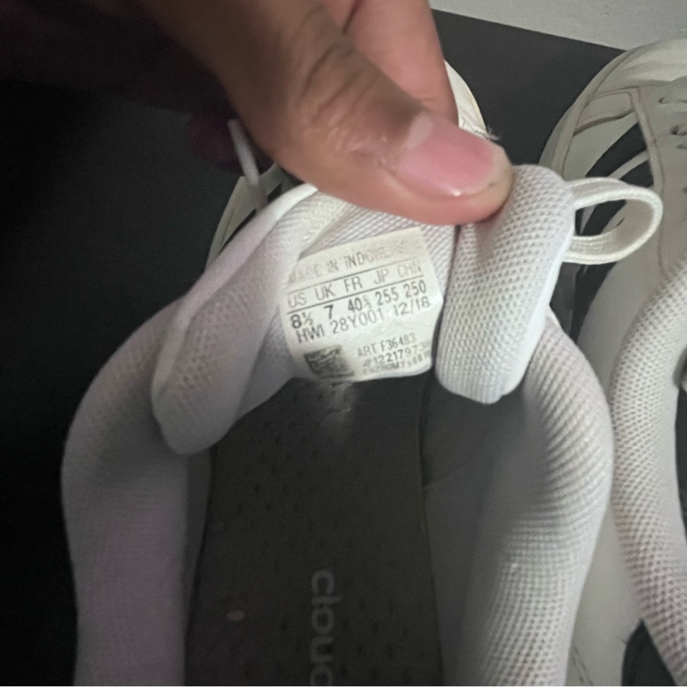 Adidas - Picture 3 of 7